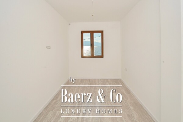 photo 10 Seaview Apartment in Tivat