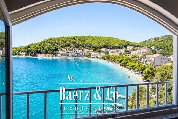 photo 13 Drvenik, exceptional property – multi-apartment house in the first row to the sea