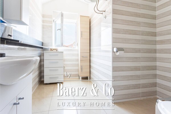 photo 17 Novalja, house with 10 apartments near the center with a sea view