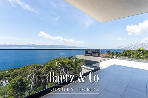 photo 13 Brela, an imposing villa with a panoramic view