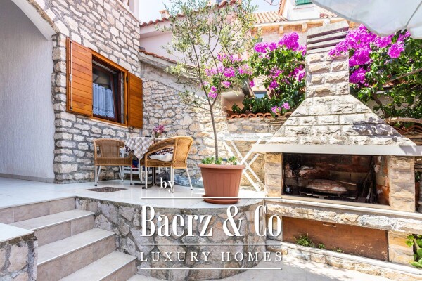 photo 19 The island of Brač, a stone house with a restaurant in a prime location