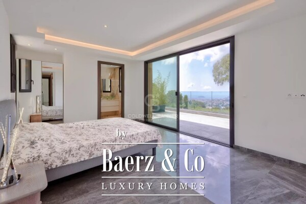 photo 8 Contemporary villa with Seaview