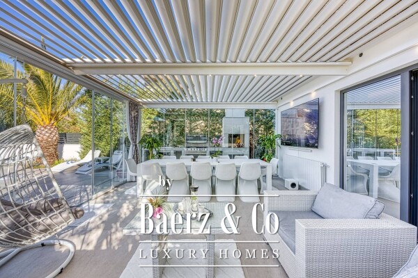 photo 2 Rovinj, an impressive family villa with a pool located in a quiet location