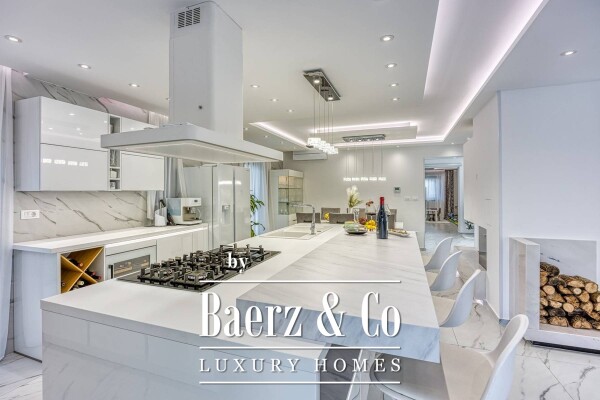 photo 10 Rovinj, an impressive family villa with a pool located in a quiet location