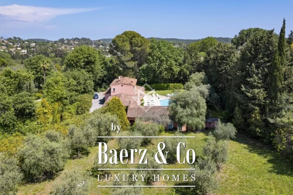 photo 2 Walking distance from the village