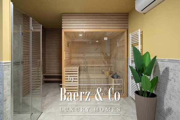 photo 6 Medulin, a beautiful villa of 350 m2, only 6 m from the sea with an fascinating view