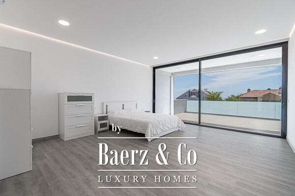 photo 11 Maravillosa villa recién terminada en Costa Adeje