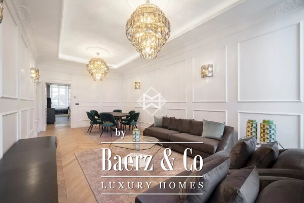 photo 2 Magnificent 3 bedroom apartment of 130 square meters in a beautiful Niçois building on the Cours Saleya.