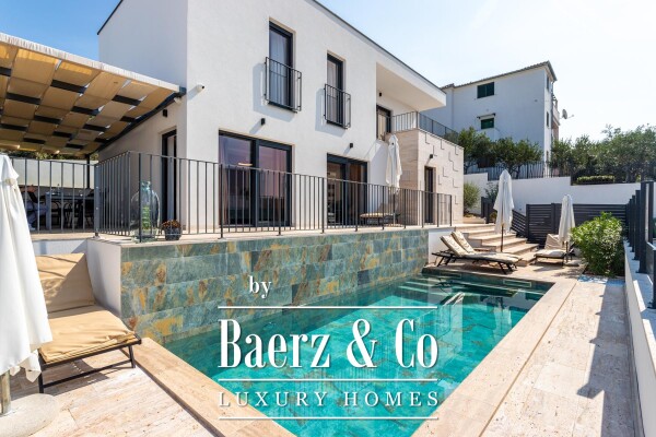 photo 1 Sevid, NEW BUILD, modern villa with a pool, NFA 151 m²