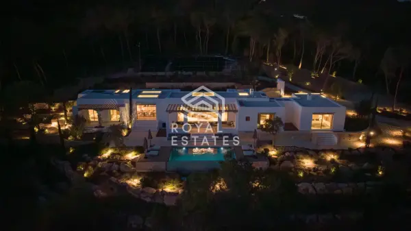 photo 100 Beautiful luxury home in Santa Gertrudis