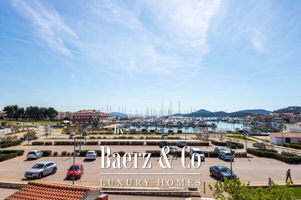 photo 1 Tribunj (Vodice), house for living and vacation, 400 m2