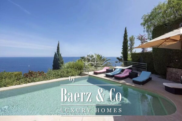 photo 4 Elegant Mediterranean Villa with Dominant Sea View in Le Trayas