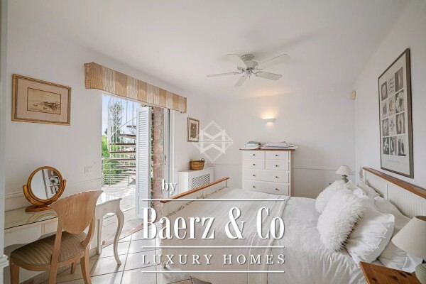 photo 13 Elegant Mediterranean Villa with Dominant Sea View in Le Trayas