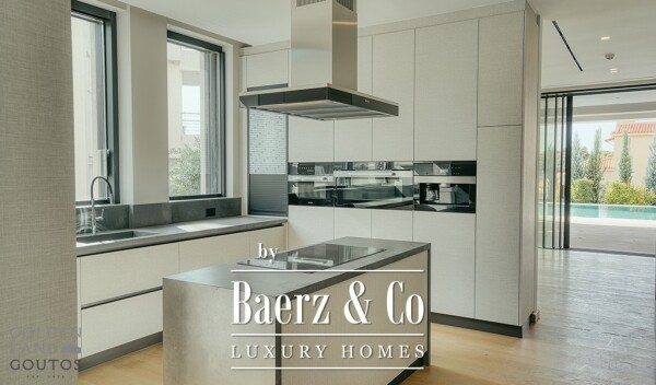 photo 8 Contemporary Villa in Voula