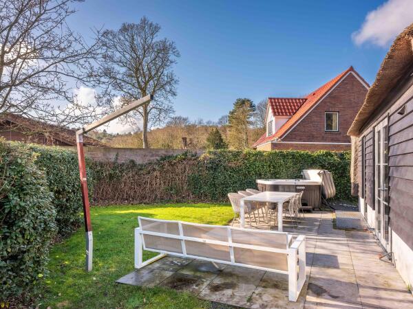 photo 28 Burgemeester Peecklaan 8 001