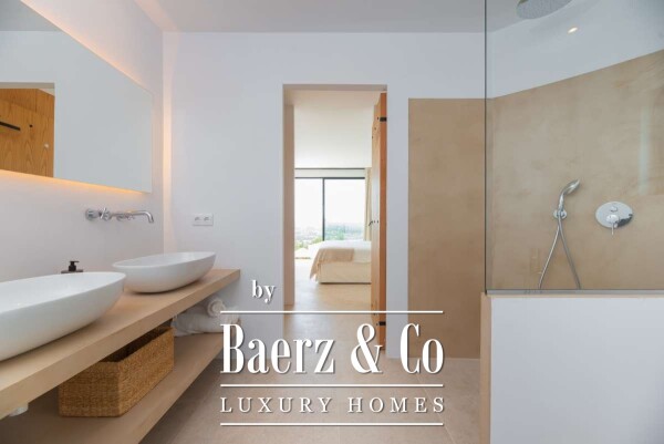 photo 24 Beautiful luxury home in Cap Martinet, Cap Martinet