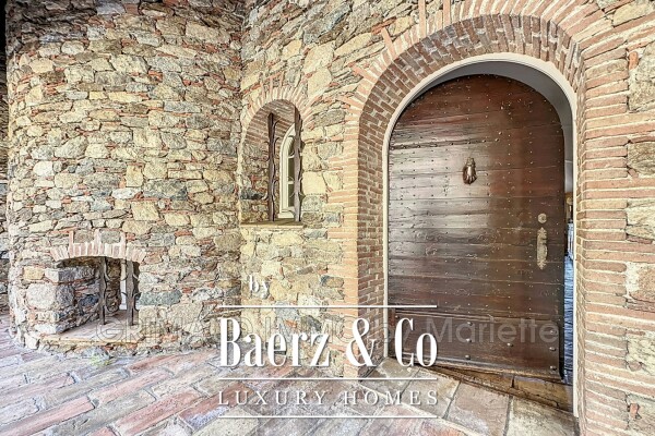 photo 2 Charming Provençal house with a view of the castle and swimm