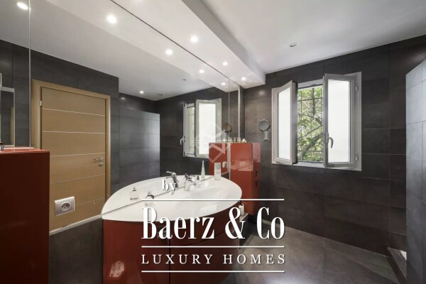 photo 10 Modern villa with dominant view