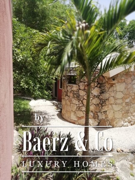 photo 17 Street 18 x 33 Izamal 