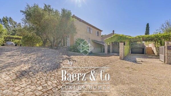 photo 10 Saint-Tropez - Property to renovate