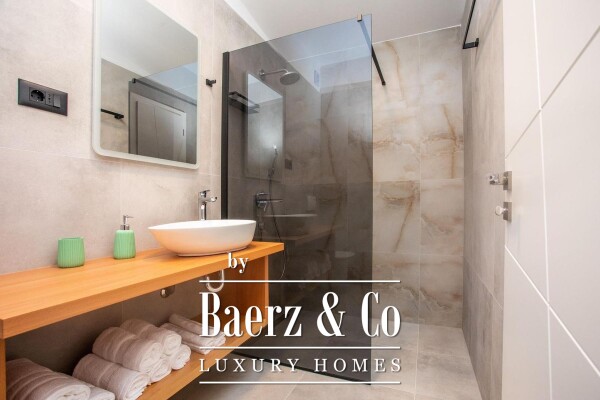 photo 17 Dugi Rat, Jesenice, modern villa with panoramic sea views, NFA 275 m²