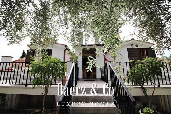 photo 1 2 x Villa for sale 350 m² (ca. 1975) + 125 m² (2006)