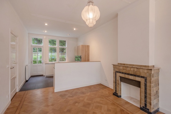 photo 21 Van Dorpstraat 4