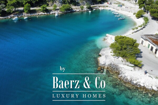 photo 17 Brač, Selca – seafront house with apartments and business premises