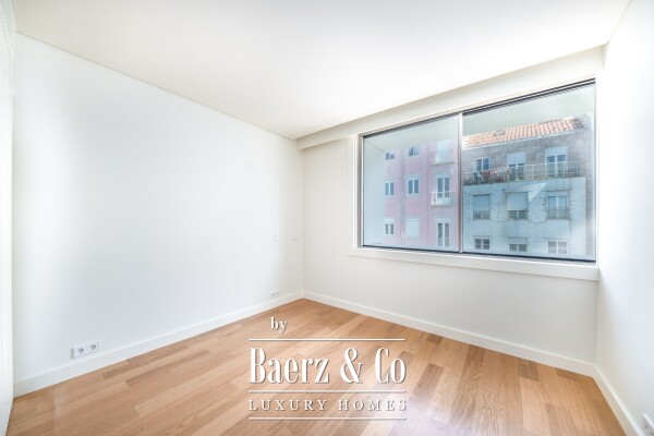 photo 35 4 bedroom villa with garden and parking in Alcântara, Lisbon