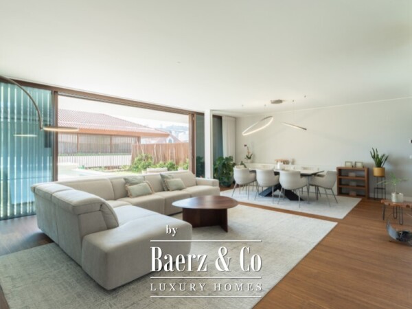 photo 5 Luxurious Apartment with 3 Ensuite Bedrooms - Garden and Swimming Pool - Privileged Location - Sea View - Walking Distance from the beach - Gated community with 24/7 Security.