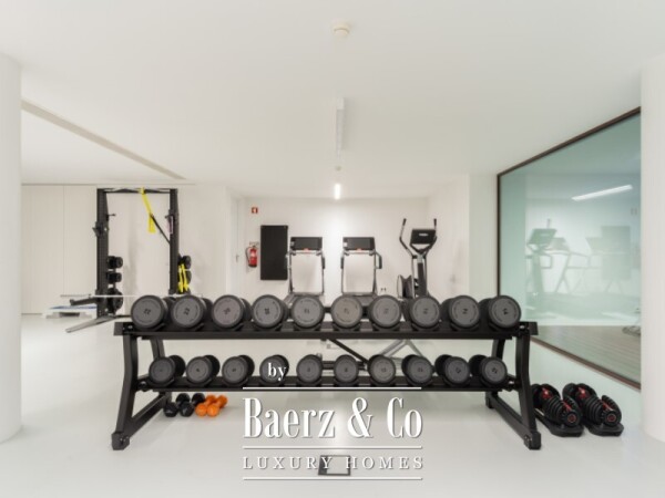 photo 16 Luxurious Apartment with 3 Ensuite Bedrooms - Garden and Swimming Pool - Privileged Location - Sea View - Walking Distance from the beach - Gated community with 24/7 Security.