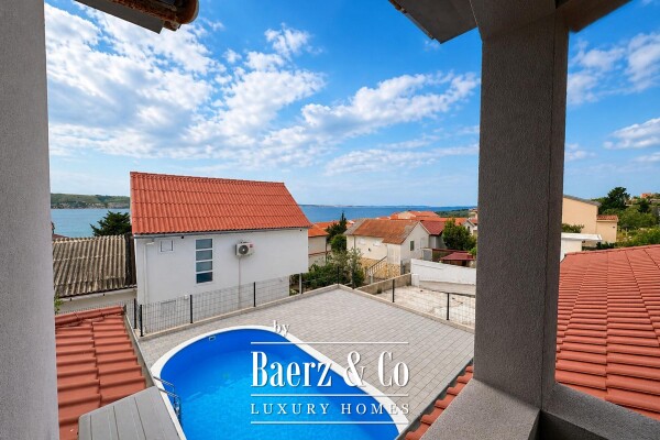 photo 28 Zadar, Rtina, house with swimming pool and three residential units, 200 m from the sea