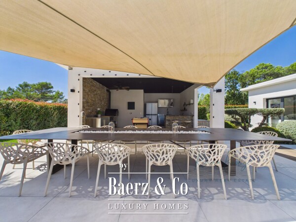 photo 6 Charming Villa with Garden in Draguignan, France
