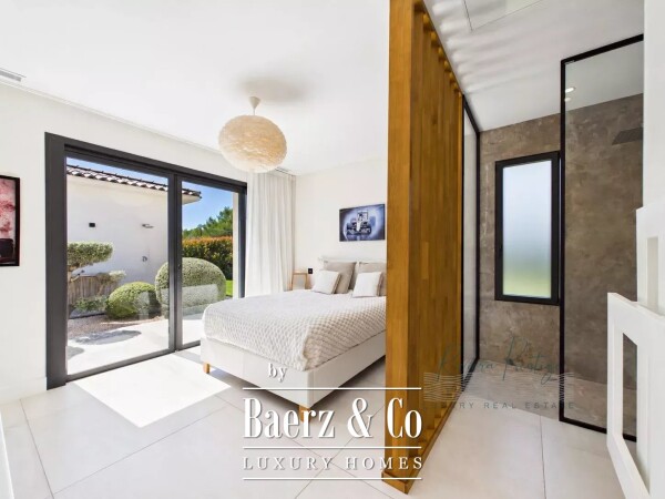 photo 18 Charming Villa with Garden in Draguignan, France